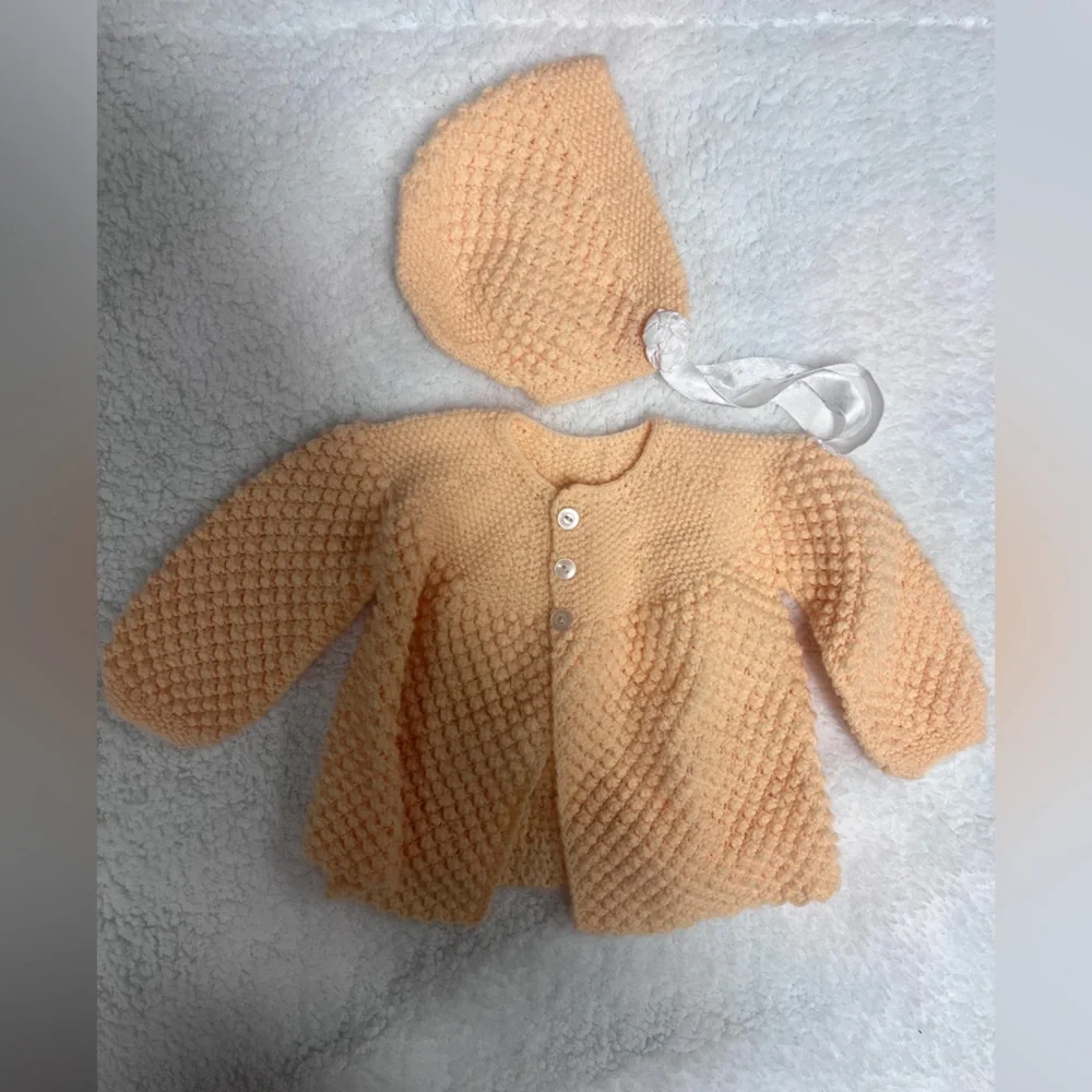 4/50$ Handknit Peach Baby Cardigan with Bonnet - Picture 1 of 3